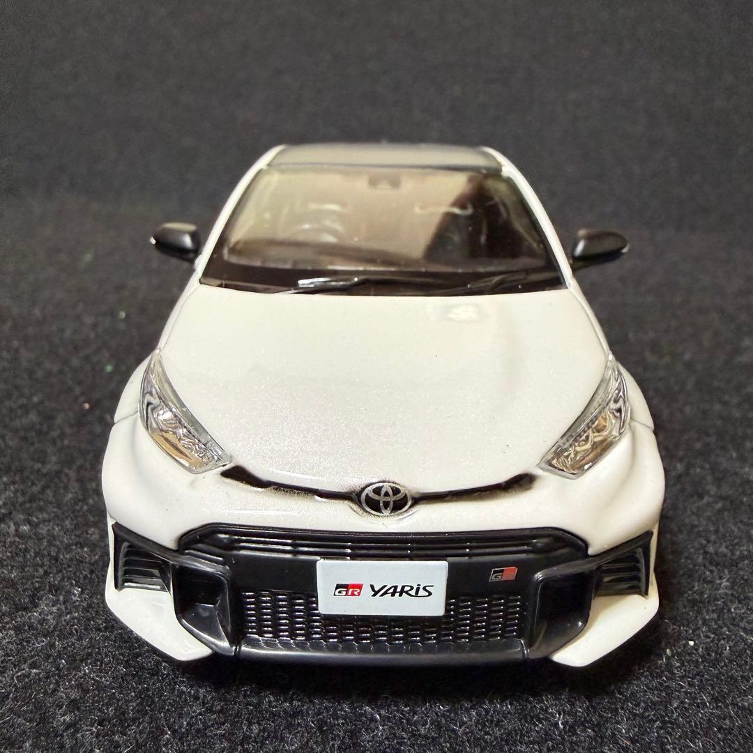 トヨタ GR Yaris 1/30 プラチナホワイトパールマイカ　089