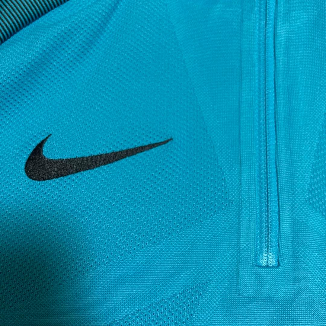 NIKE チェルシー エアロスイフトドリルトップ
