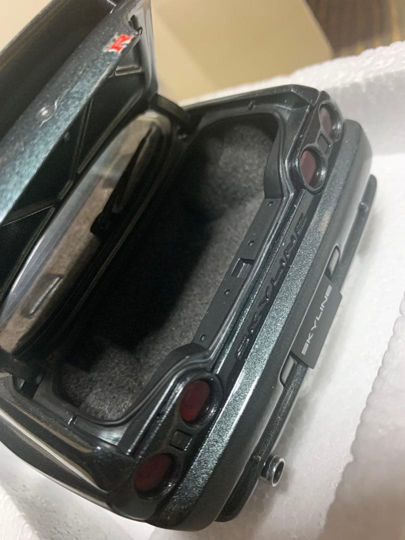 絶版品　AUTO art Nissan Skyline GT-R (R32)