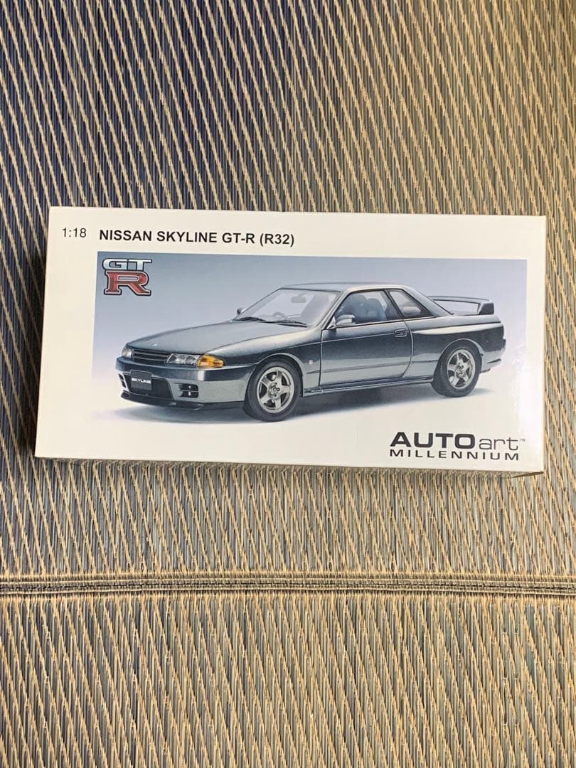 絶版品　AUTO art Nissan Skyline GT-R (R32)