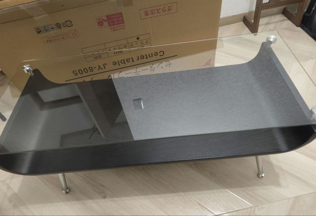 モダンデザイン　ガラステーブル　ローテーブル　 センターテーブル 黒