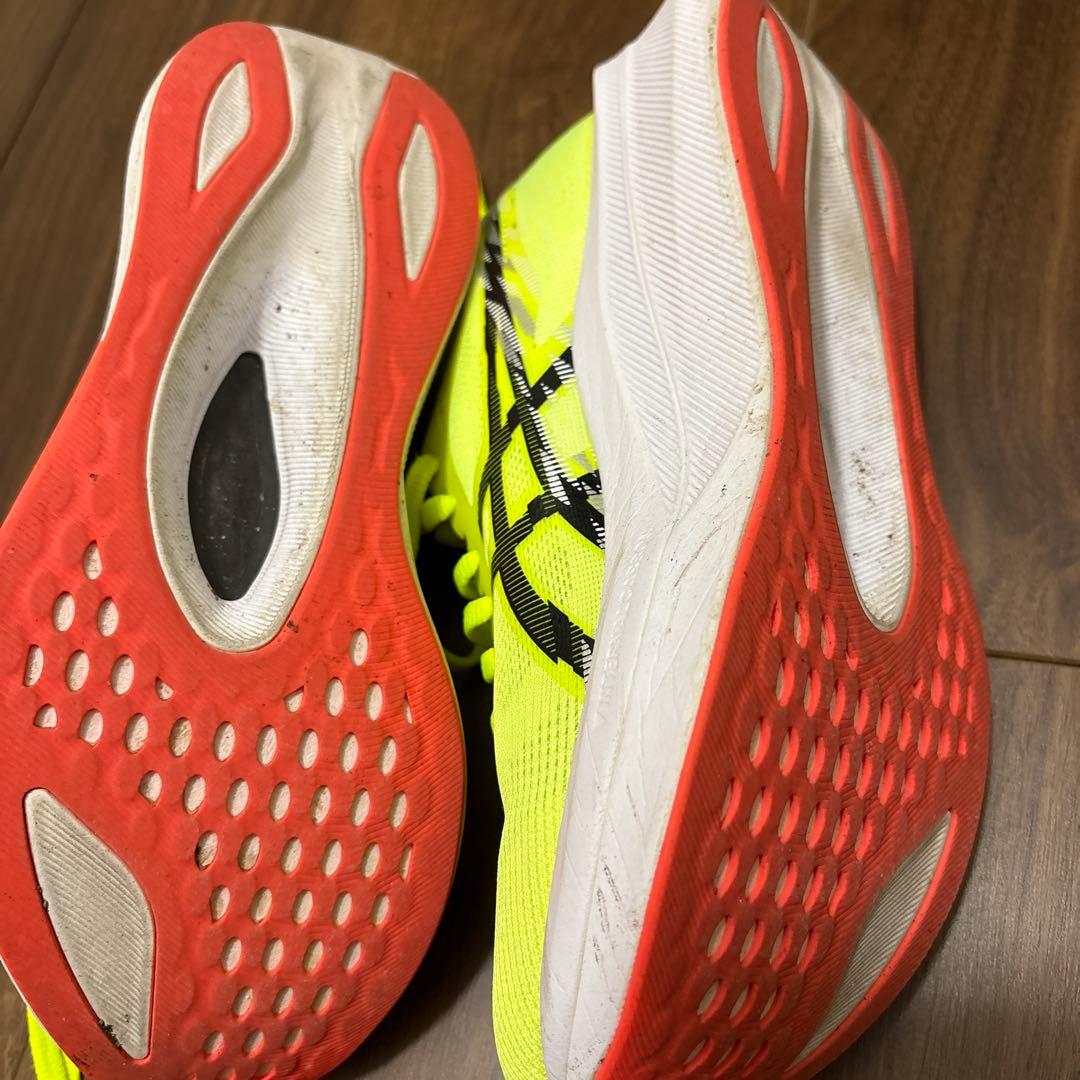 asics マジックスピード23.5