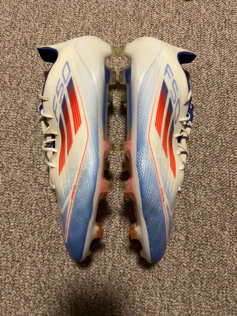 adidas F50 スパイクシューズ ホワイト/ブルー/オレンジFG