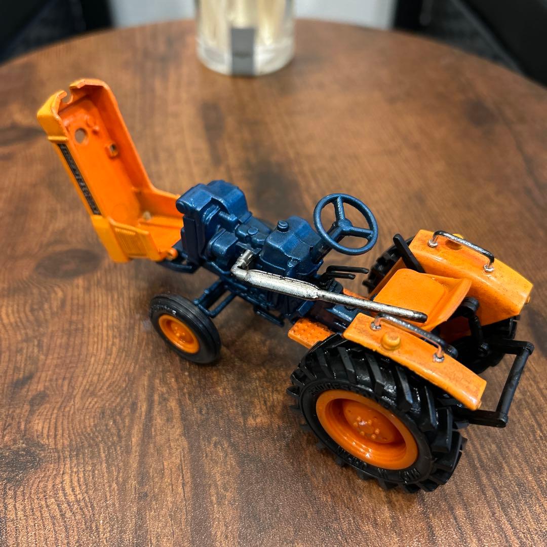 ヨネザワのミニカー クボタ トラクターL2201