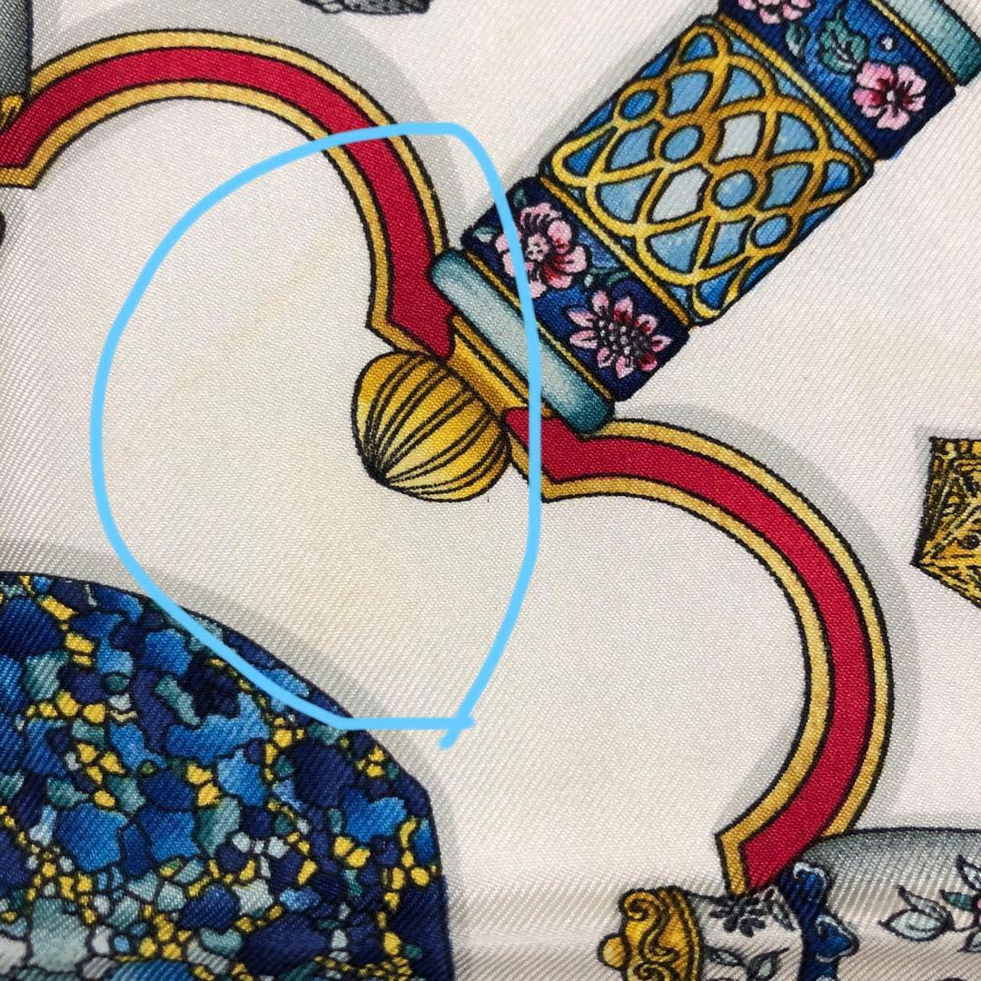 HERMES エルメス　カレ　スカーフ シルク