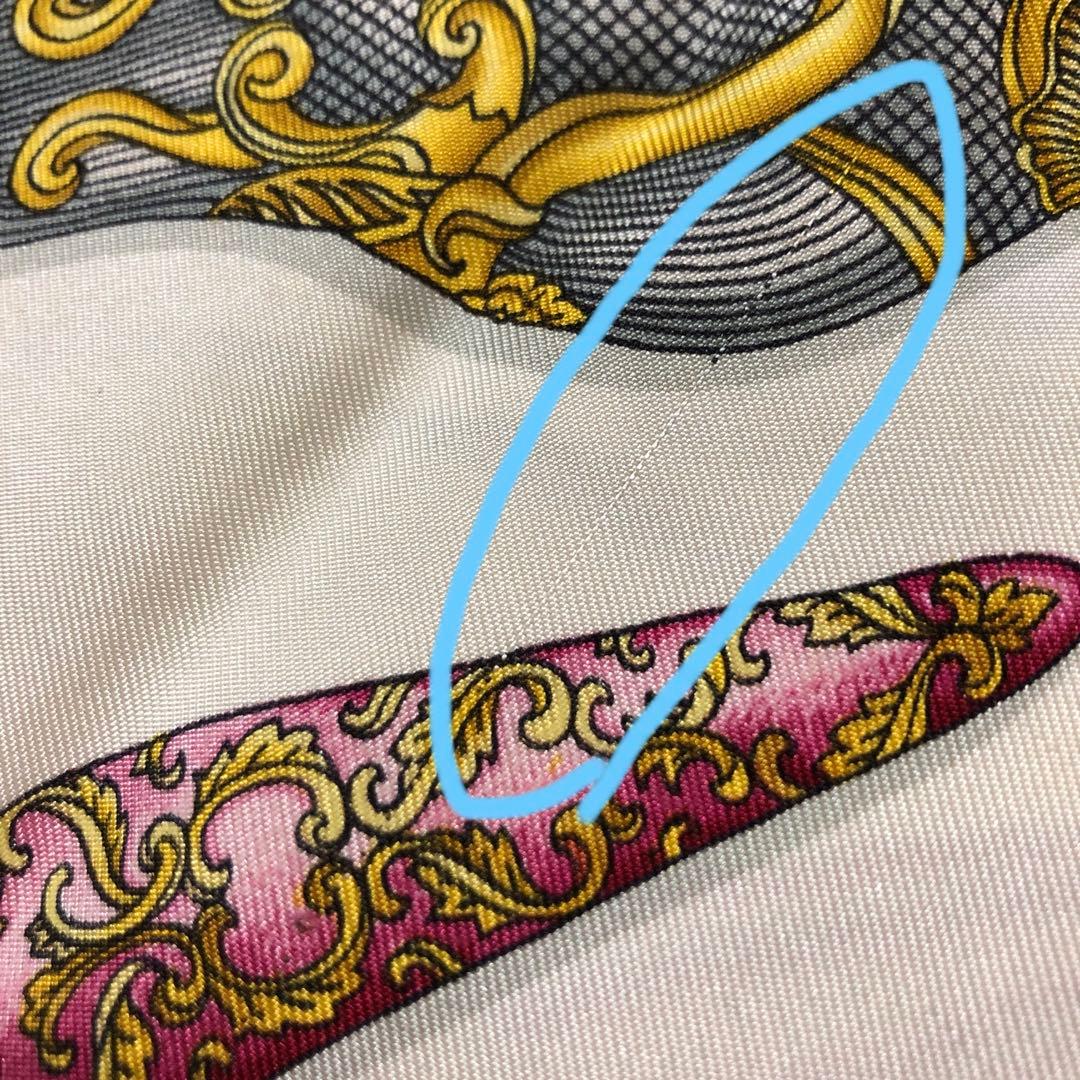 HERMES エルメス　カレ　スカーフ シルク