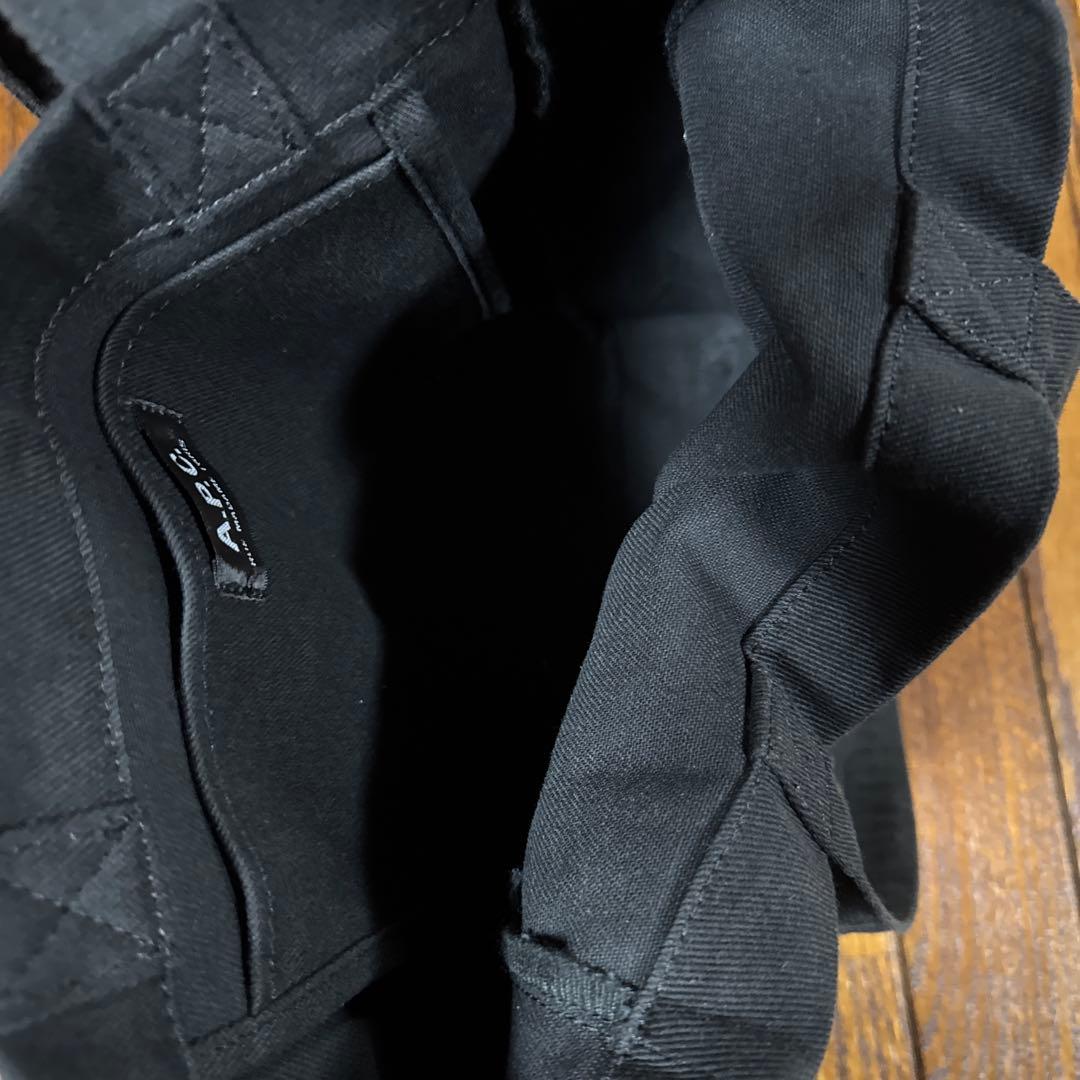 A.P.C. ブラック トートバッグ