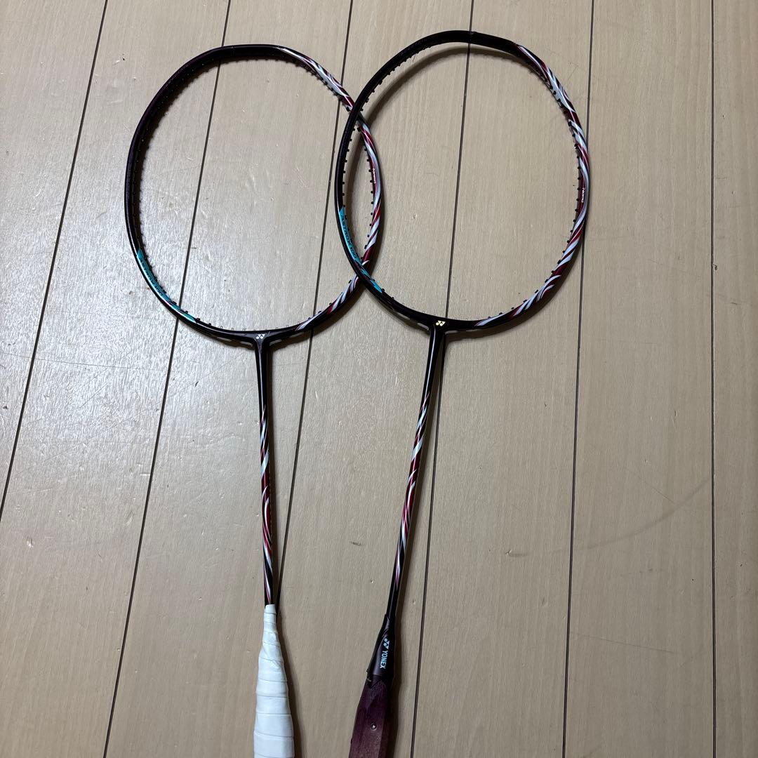 ASTROX100ZZ 黒赤青 ストライプ