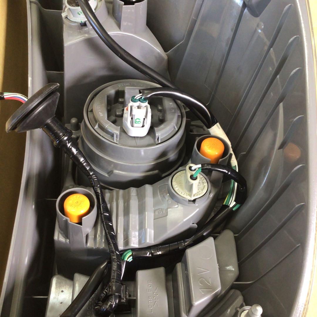 トヨタアクア NHP10 純正 左テールランプ52-252