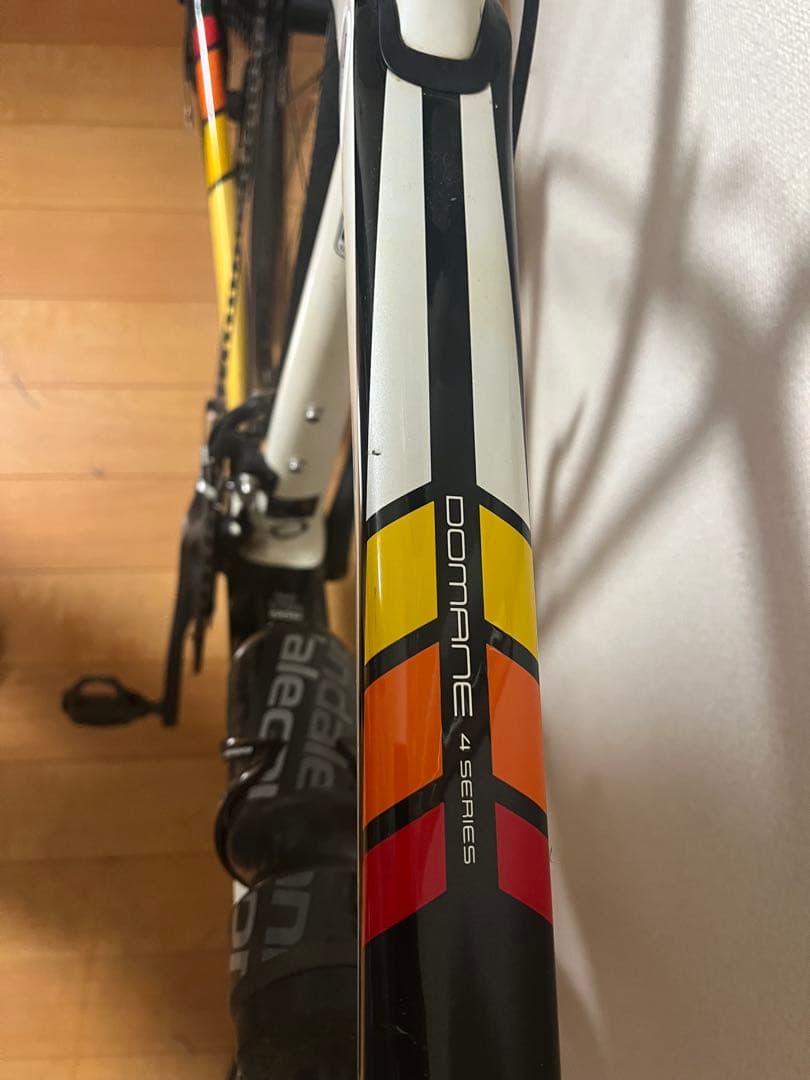 TREK Domane 4 Series ロードバイク