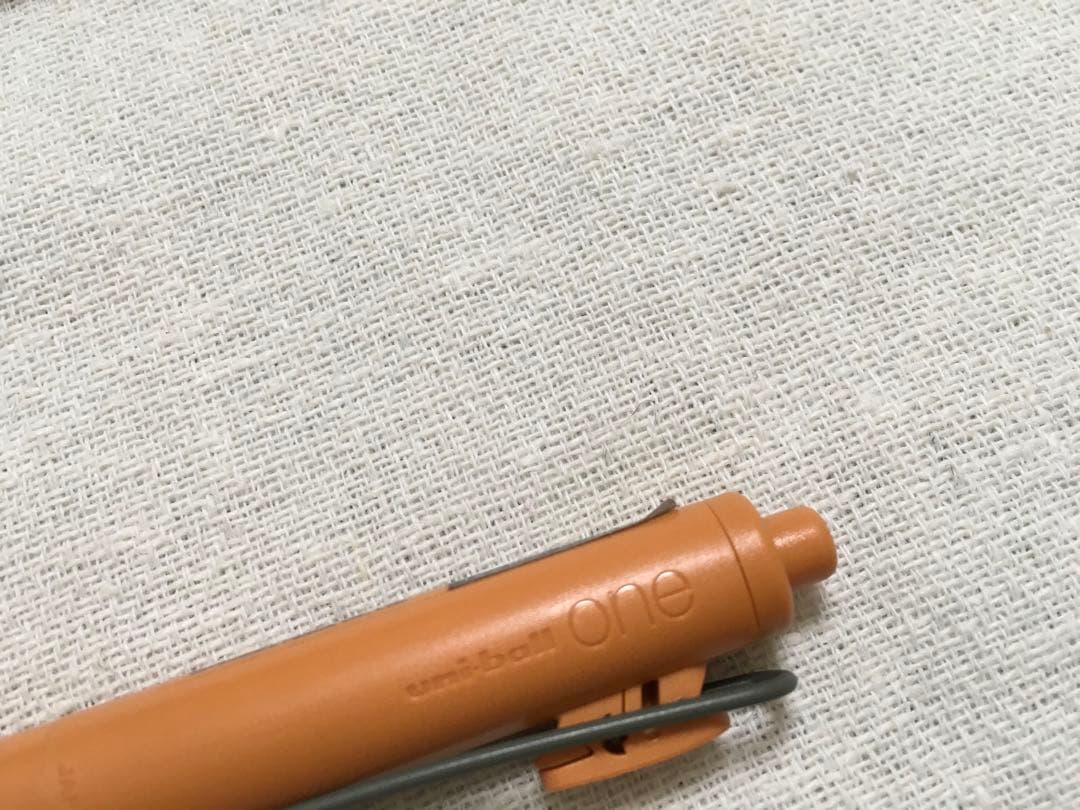 ユニボールワン　モダンポップカラー