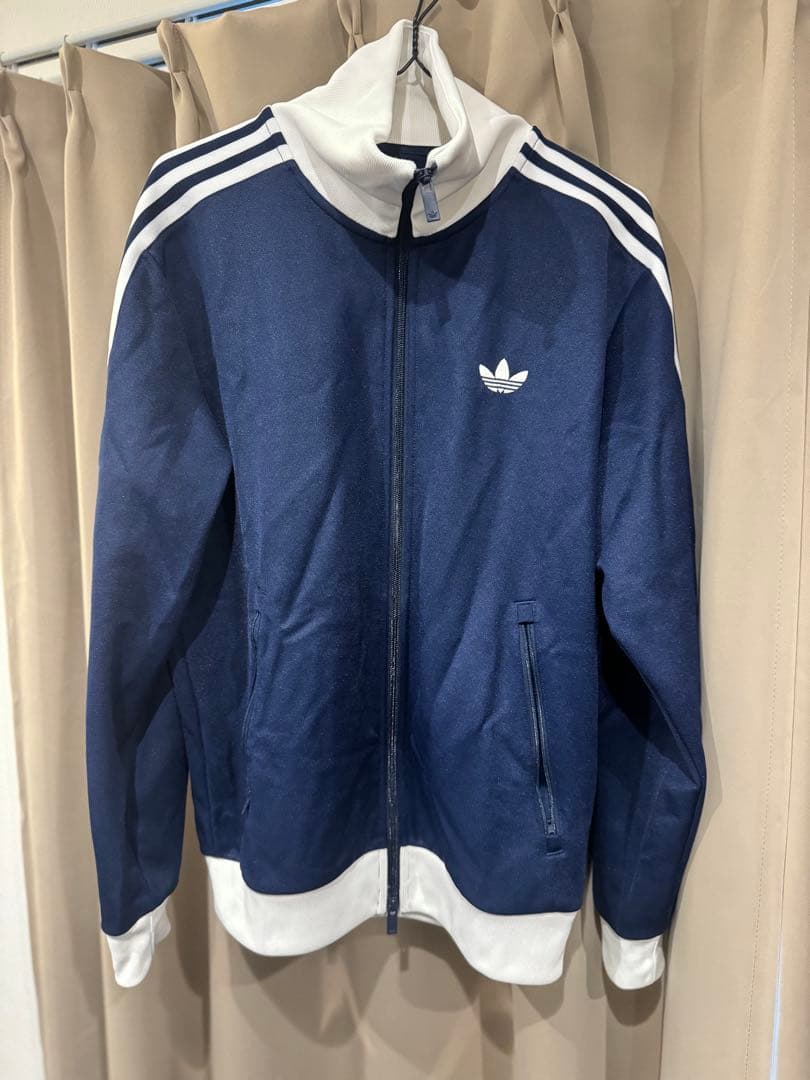 adidas クラシックトラックトップ　KE3526