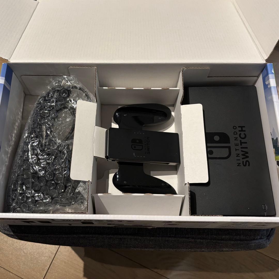 任天堂スイッチ　グレー　ケース付き