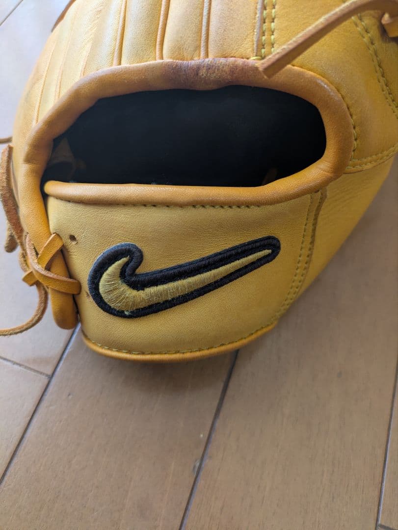 NIKE　上原モデル　シルエットデザイン　限定品　ナイキ　投手用　軟式グローブ