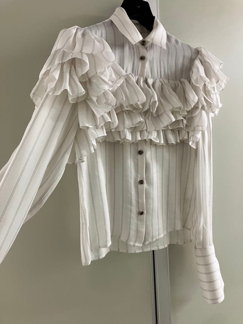 【KHAITE】 WHITE SILK stripe ruffle blouse