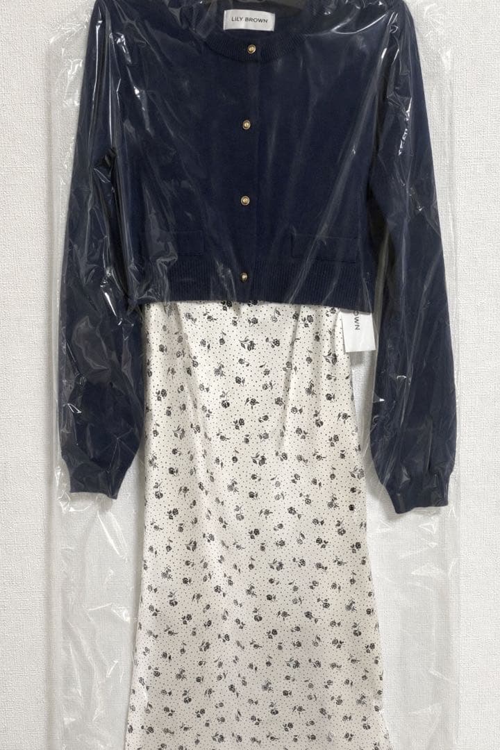 新品　LILY BROWN リリーブラウン　カーデセットプリントキャミワンピース
