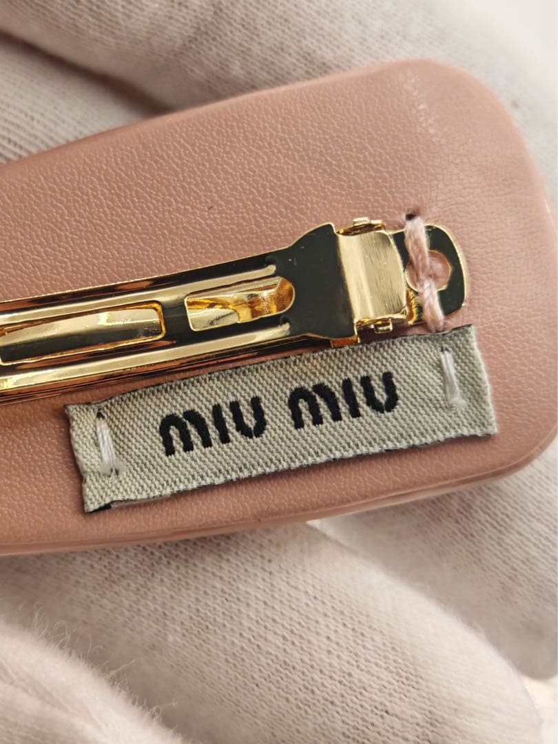 MIU MIU ヘアクリップ 2点セット　バレッタ ブラック＆ベージュ　美品