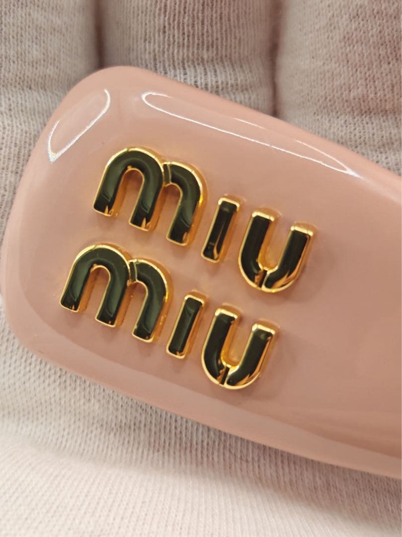 MIU MIU ヘアクリップ 2点セット　バレッタ ブラック＆ベージュ　美品