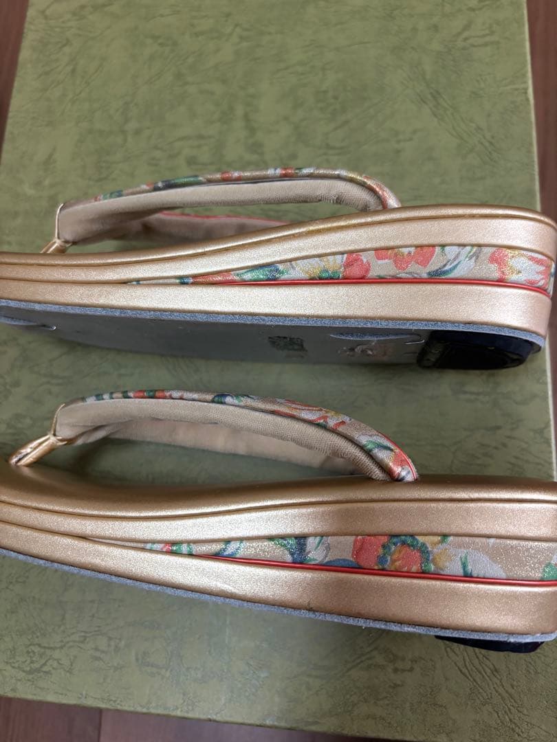 お値下げ❣️ 花柄和装バッグとゴールド草履のセット
