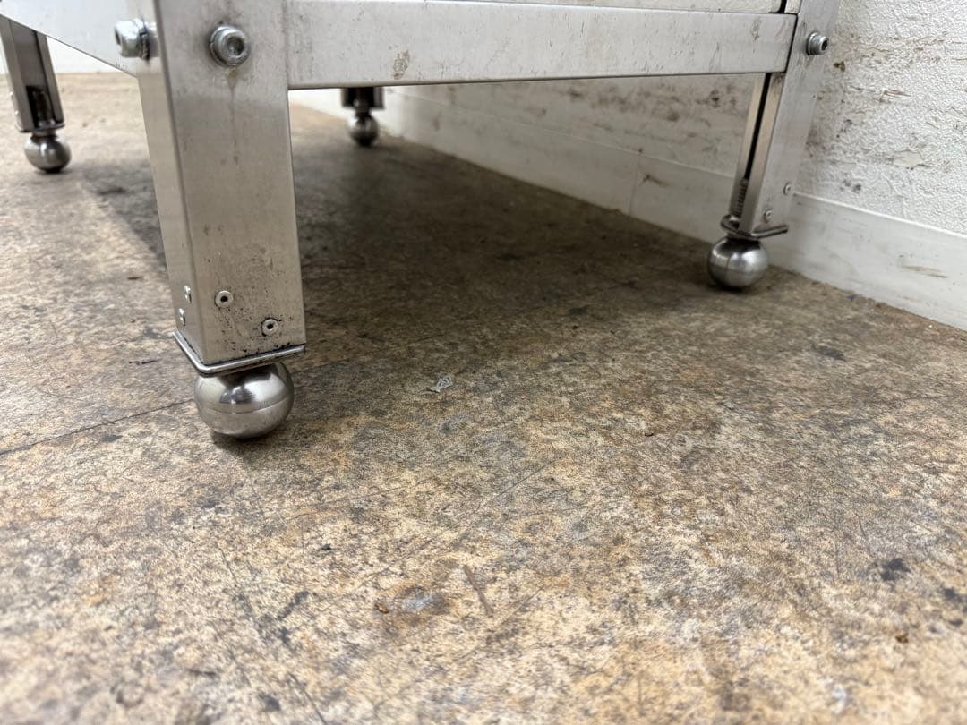 ステンレス　業務用　作業台　厨房　飲食店　W６００ｘＤ４５０ｘH６５０ｍｍ