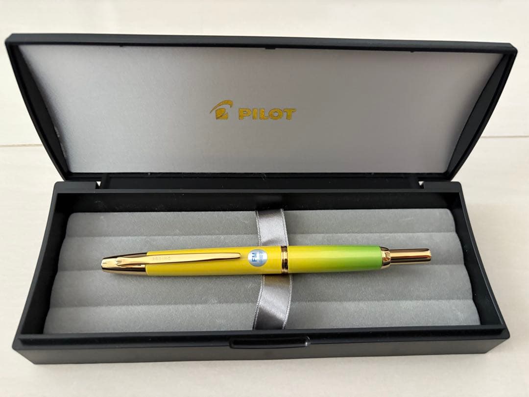 A*s様 パイロット万年筆 キャップレスデシモ ナガサワ文具限定 神戸グラデーシ