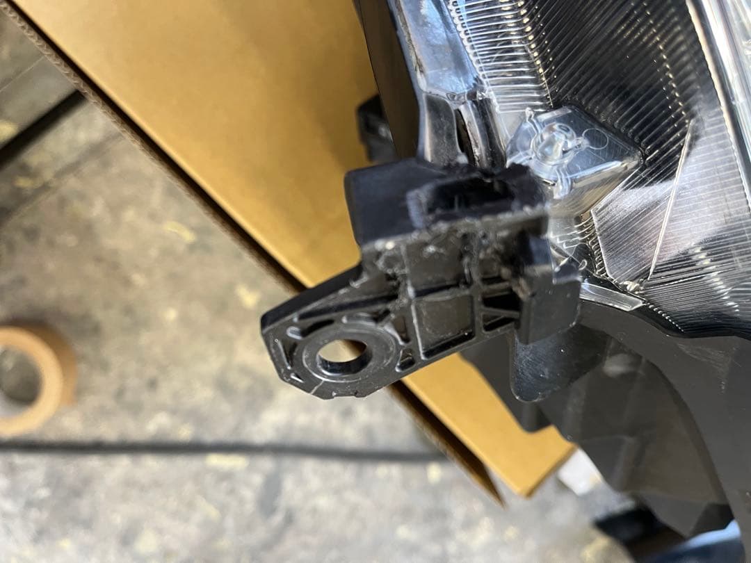 ホンダベゼル　RU３　ハイブリッド 左LEDヘッドランプ