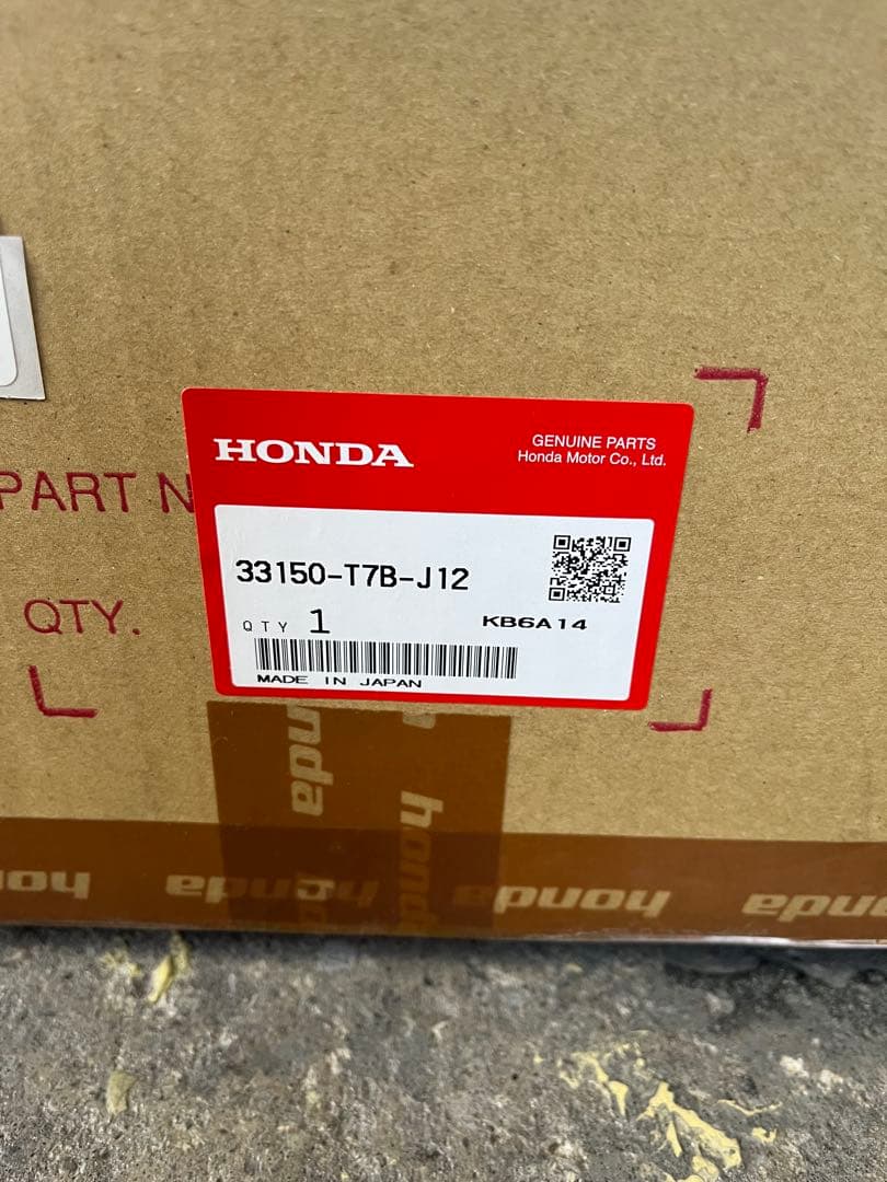 ホンダベゼル　RU３　ハイブリッド 左LEDヘッドランプ