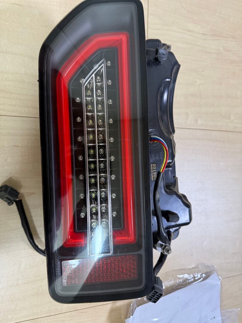 JB64 ジムニー　社外テールランプ　ジャンク