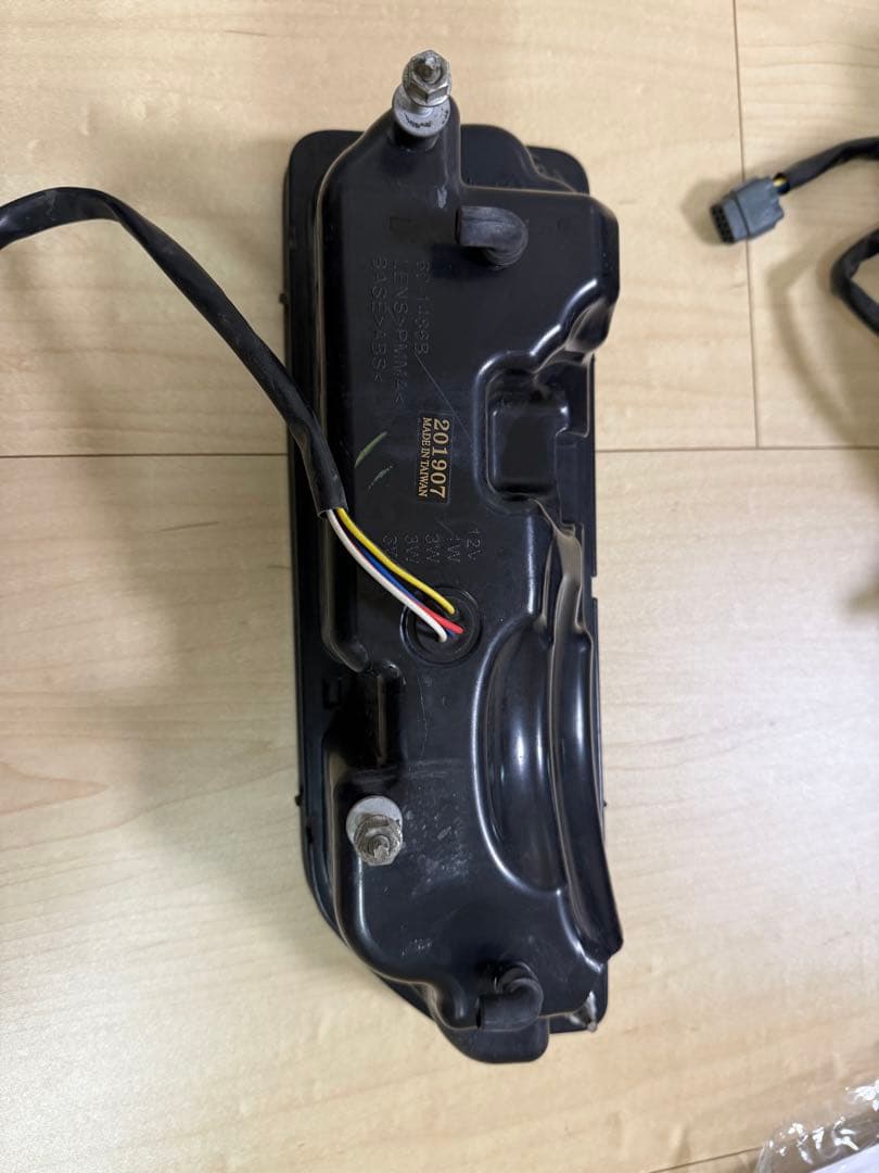 JB64 ジムニー　社外テールランプ　ジャンク