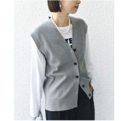 新品タグ付 SHIPS シップス ワンポイント刺繍 Vネック ベスト 25SS