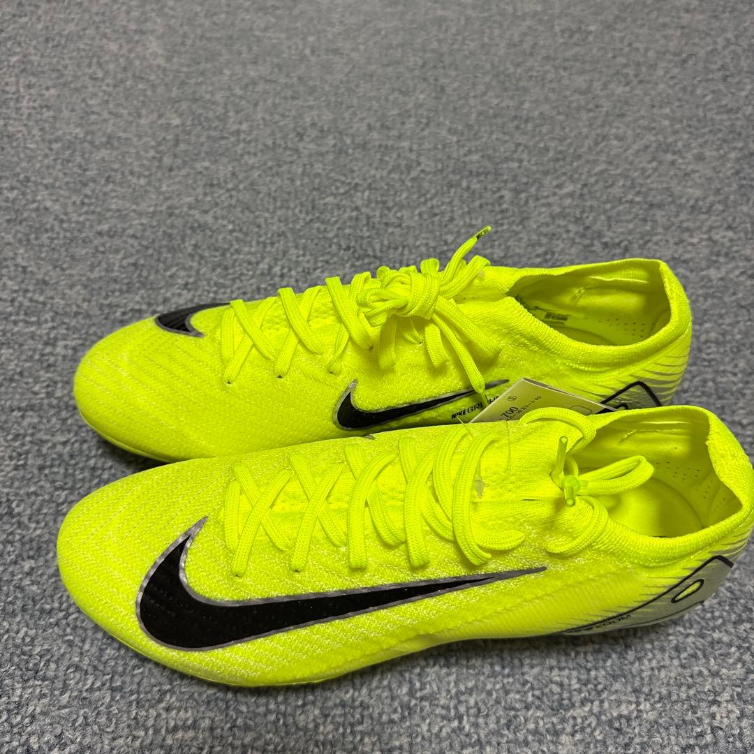Nike Zoom サッカーシューズ ネオンイエロー
