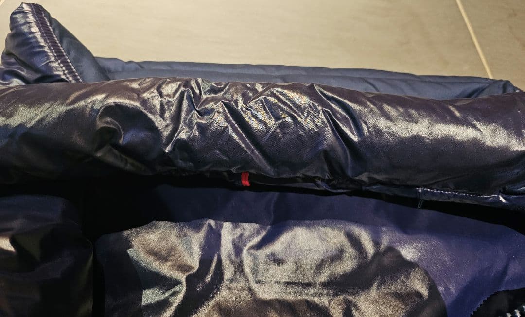 MONCLER メンズ　ネイビー ダウンベスト