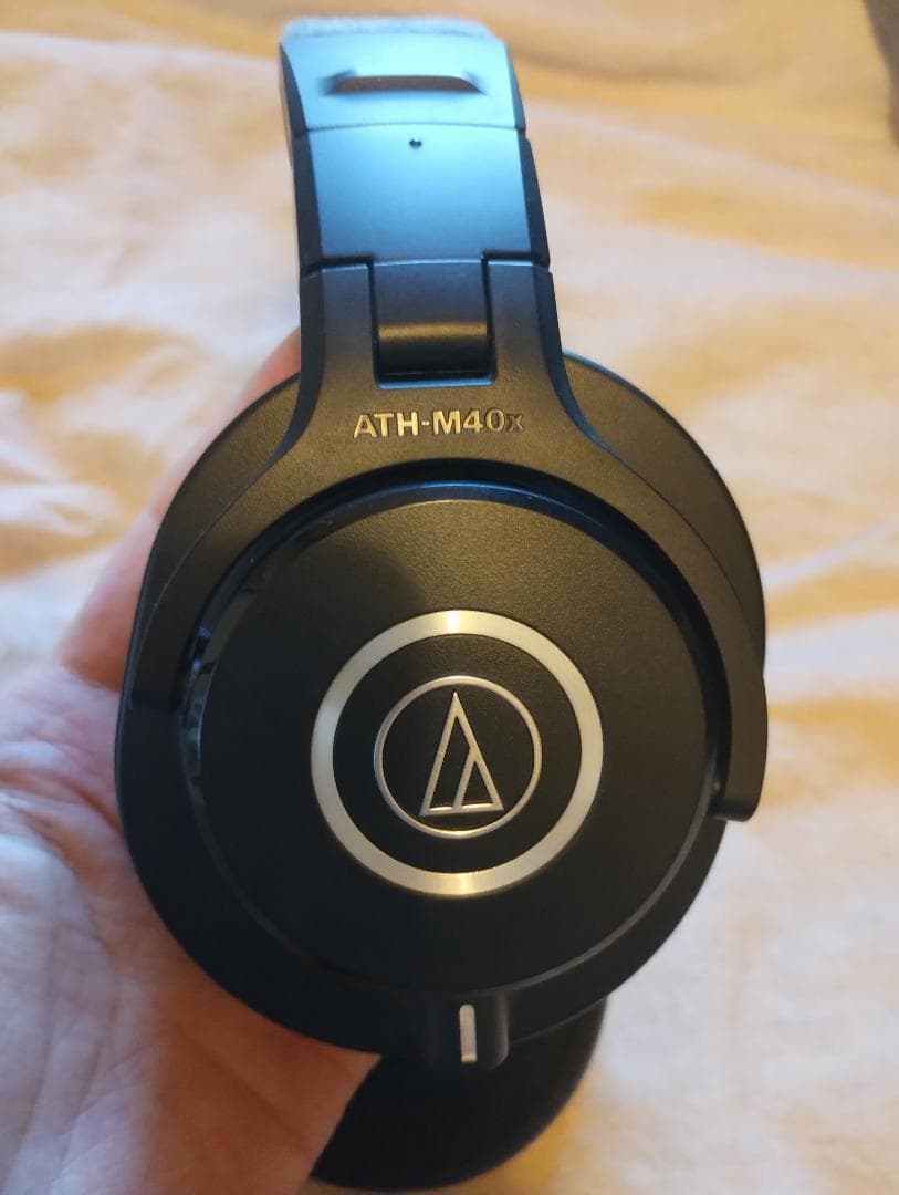オーディオテクニカ 有線ヘッドホン ブラック 収納ケース付き ATH-M40x