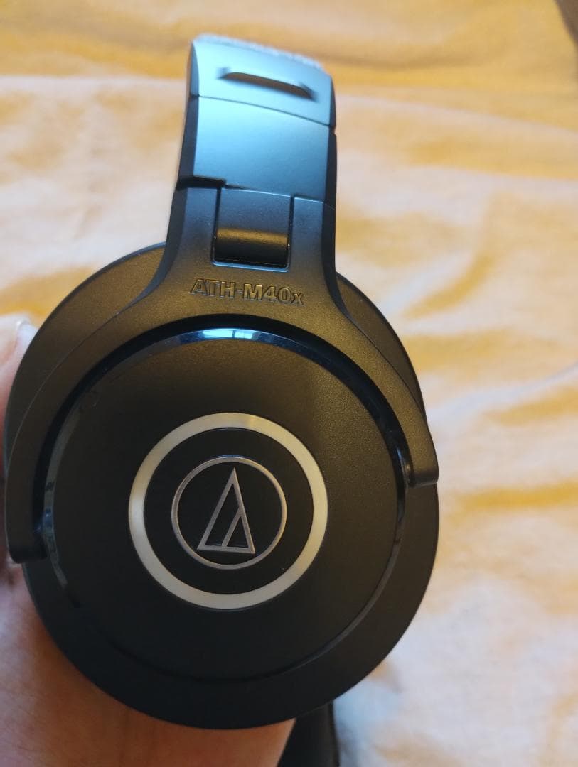 オーディオテクニカ 有線ヘッドホン ブラック 収納ケース付き ATH-M40x