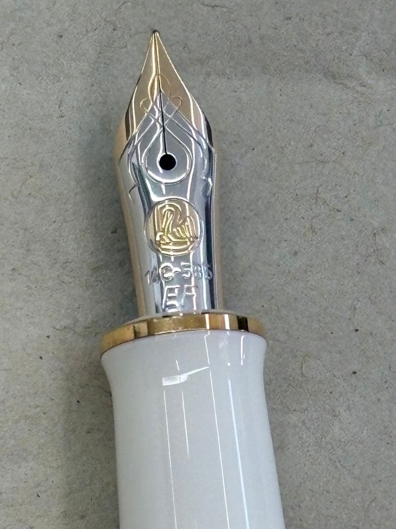 Pelikan ペリカン　スーベレーン　バイオレット　M600 EF 極細