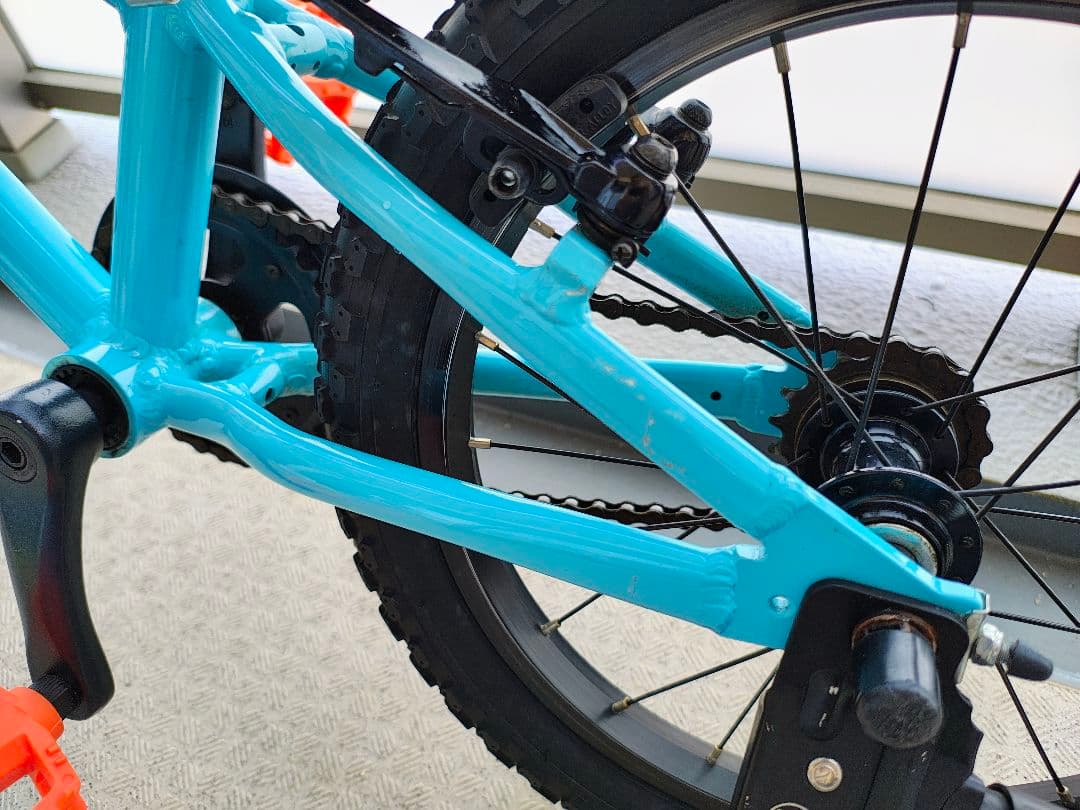 ヨツバサイクル　キッズバイク 16インチ