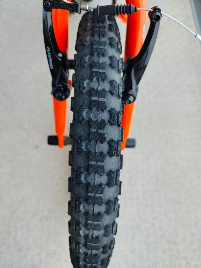 ヨツバサイクル　キッズバイク 16インチ