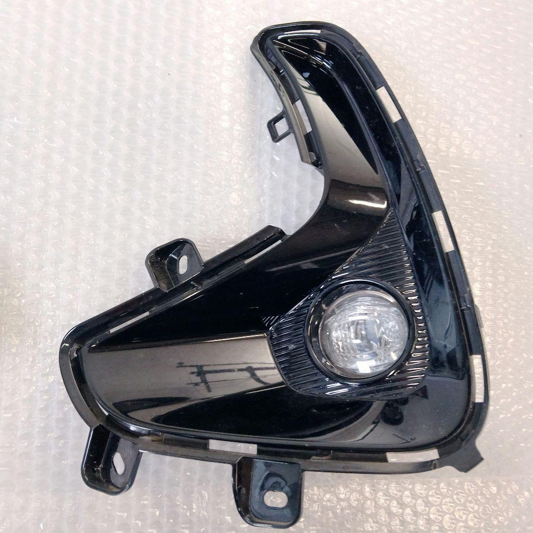 トヨタ MXPA15 ヤリス フォグランプ