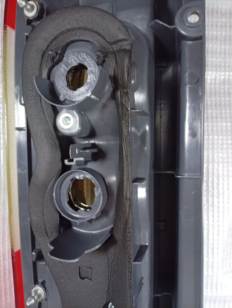 か*ず様 トヨタ ハイエース 200系 テールランプ 左