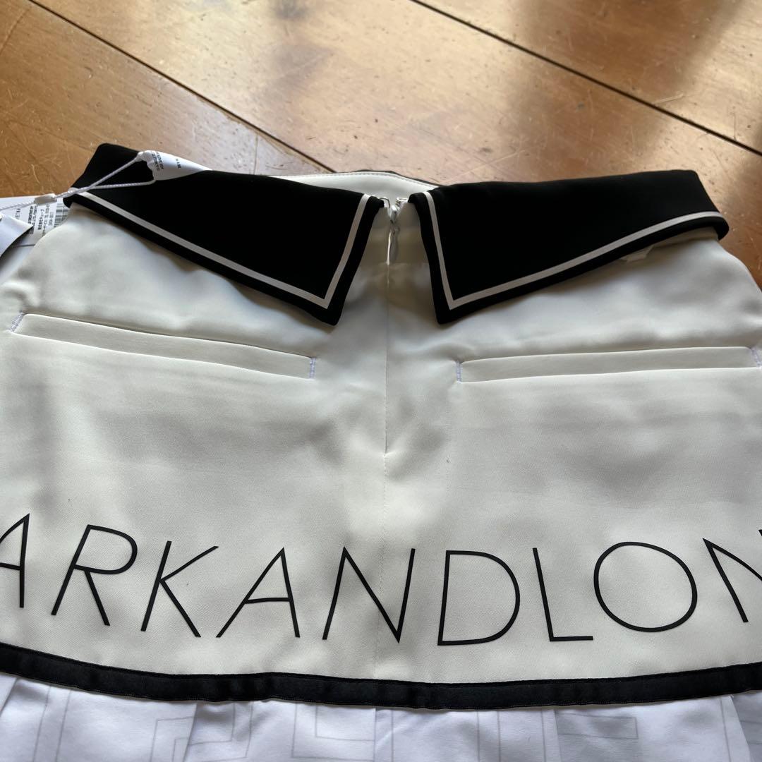 AIちゃんMARKANDLONA ホワイト プリーツスカート