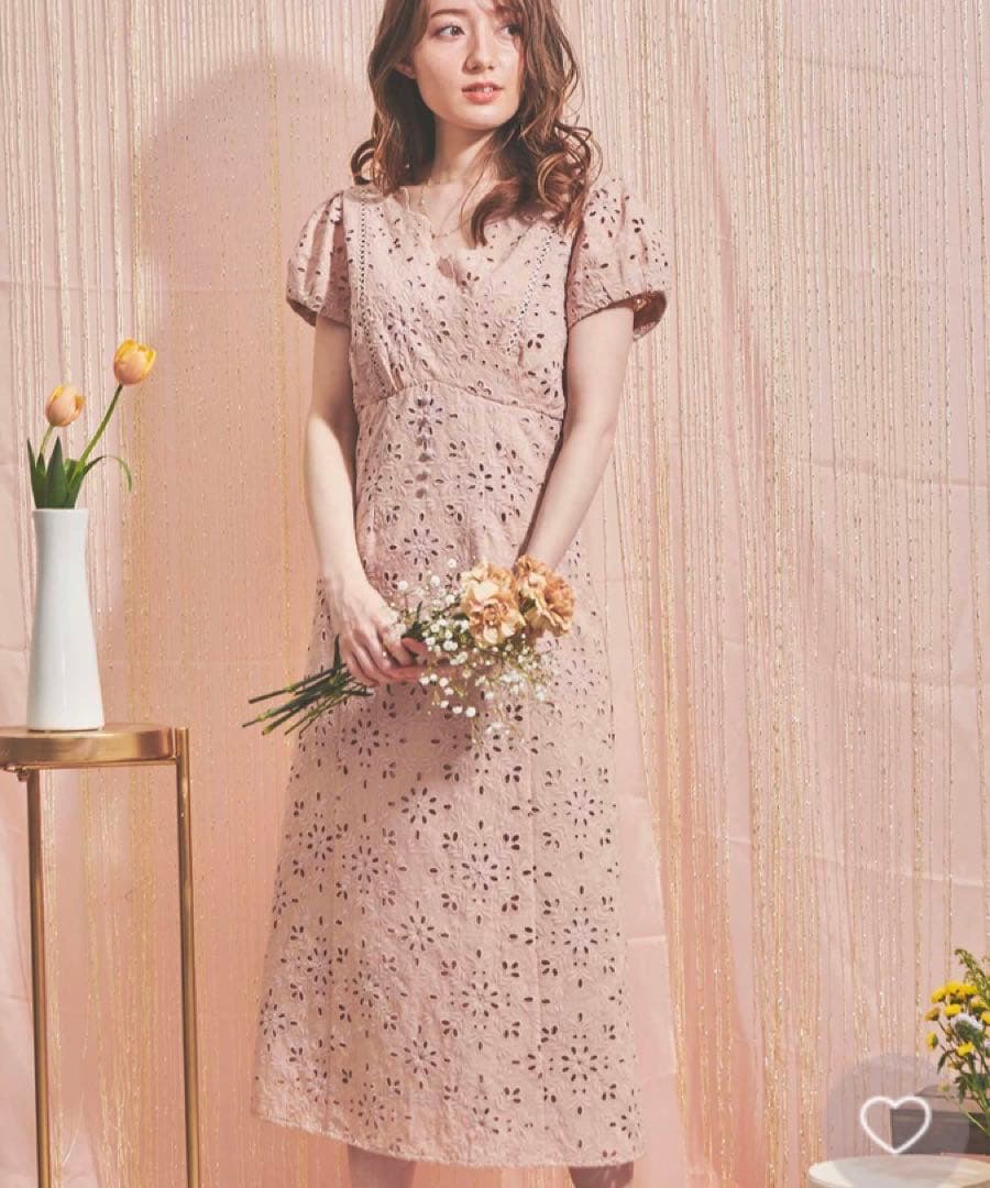 Noela☆新品未使用タグ付き☆ コットン刺繍レースワンピ