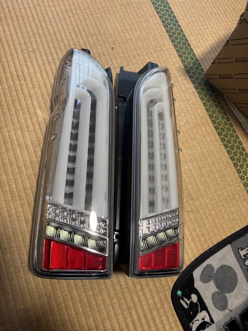 週末まで限定値下げ　ヴァレンティ　200系ハイエースバン　ウルトラZ (ゼータ)