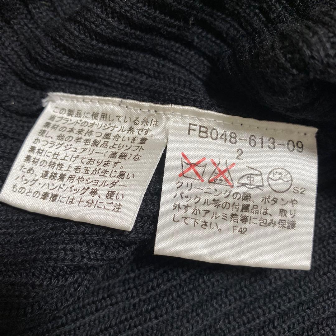 バーバリー ロンドン タートルネック ノバチェック ロゴ鈕 ブラック ベスト