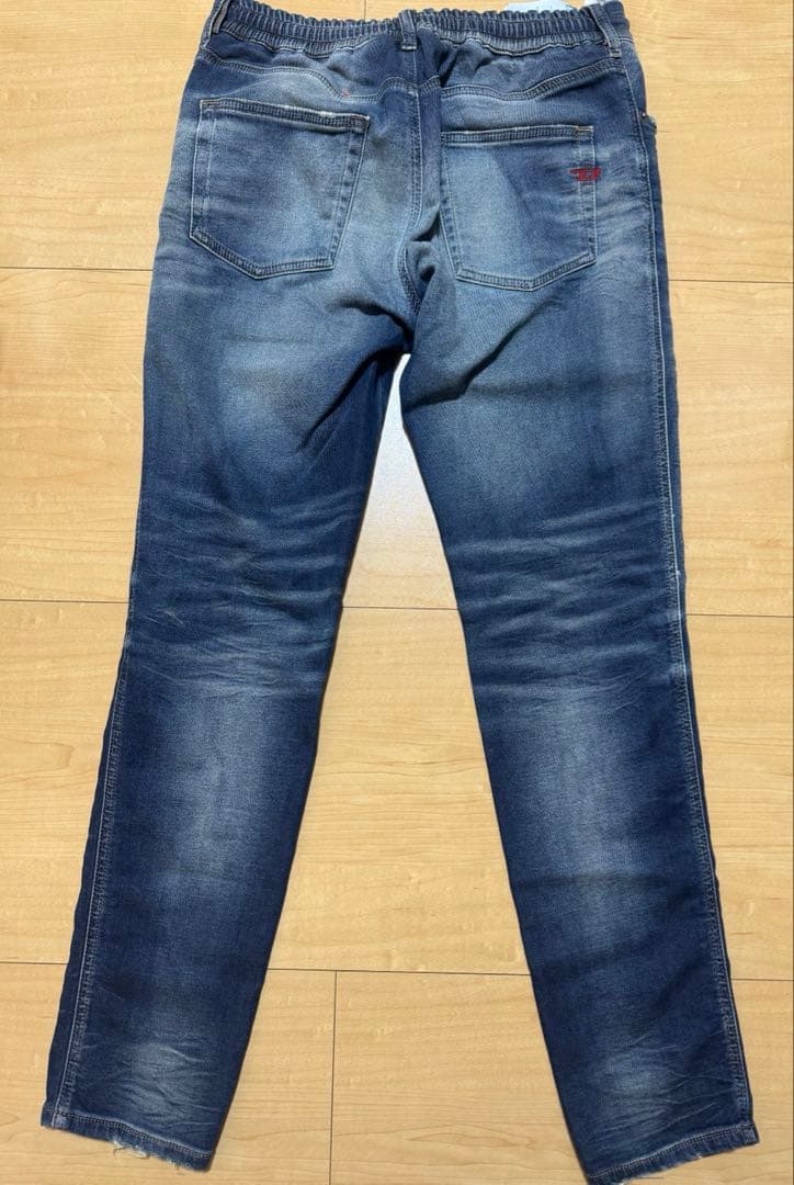 ディーゼル　デニムパンツ スリムフィット2062 D-STRUKT-B JOGG