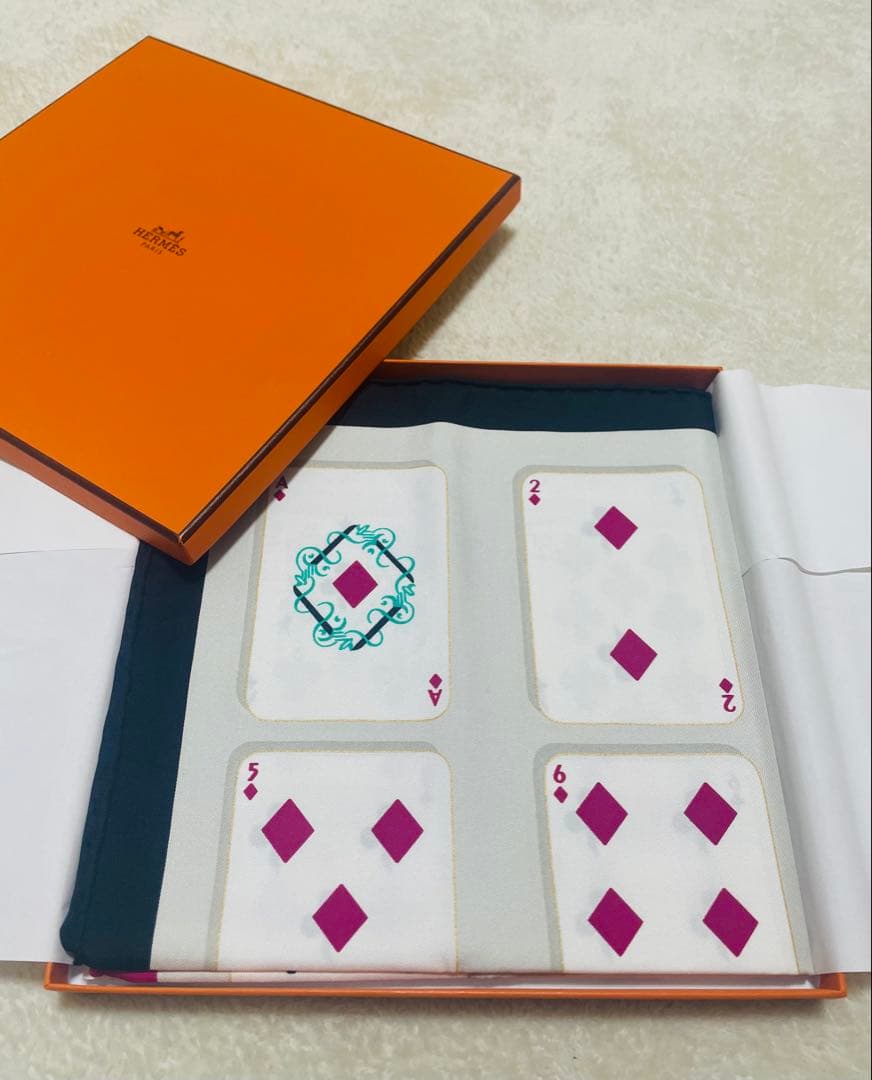 エルメス カレ90 ジュドゥカルト　トランプ柄　シルクスカーフ　HERMES