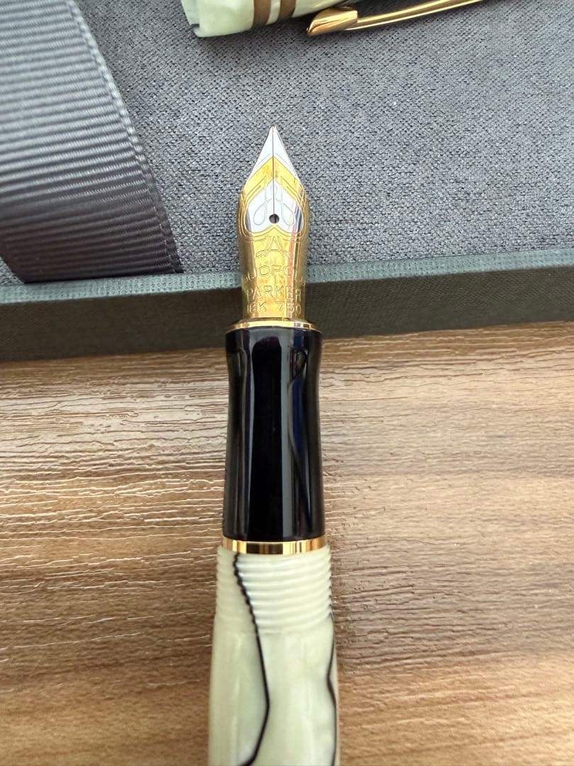 最終価格 Parker 万年筆 アイボリー・黒