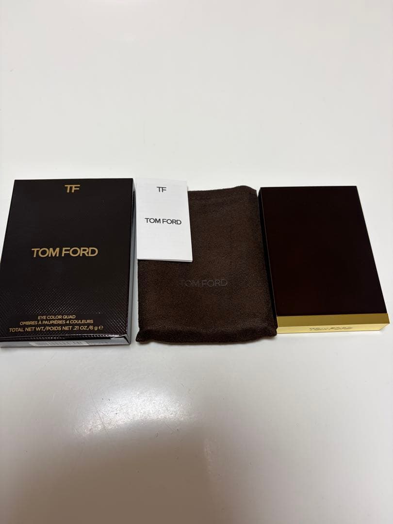 《新品未使用》TOM FORDアイ カラー クォード04A サスピション