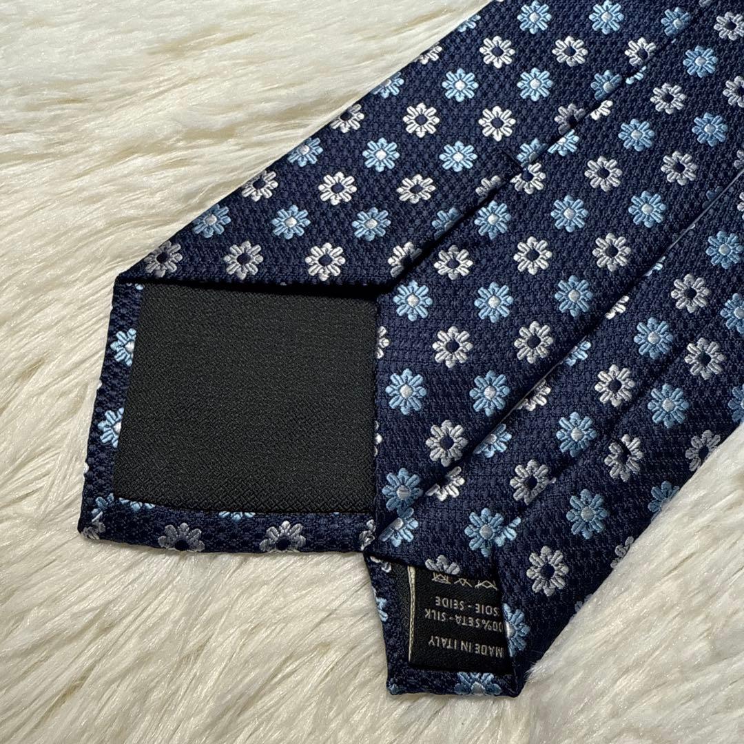 【未使用級】FENDI ネクタイ　高級シルク　ズッカ柄　花柄