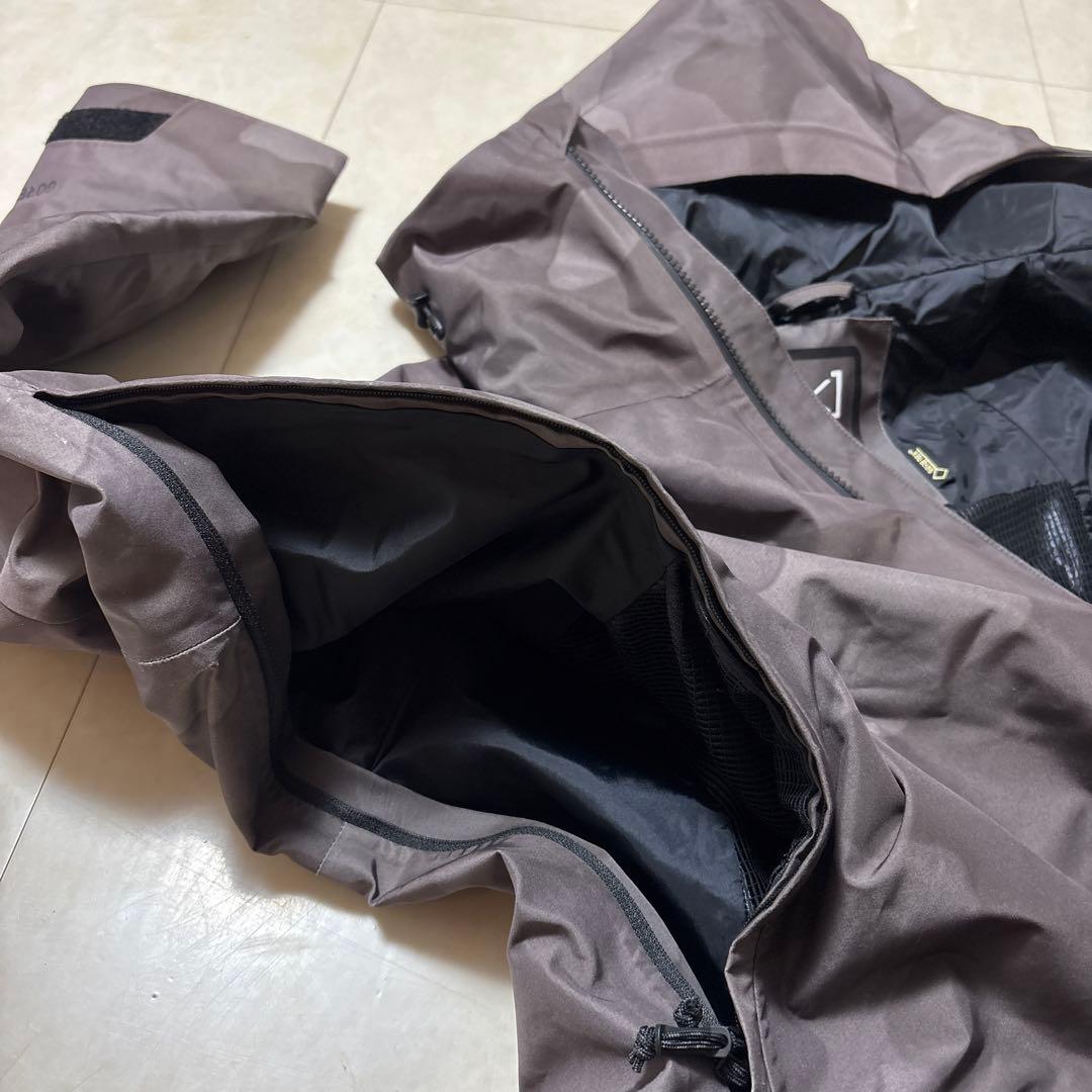 BURTON【AK】 GORE-TEX ジャケット Mサイズ
