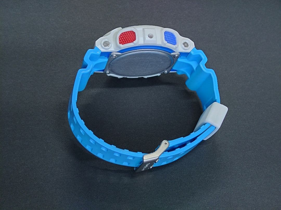 G-SHOCK GA-110ホワイト/ブルー/レッド極美品　稼動中　時刻合済み